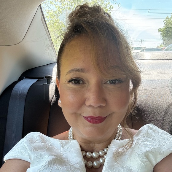 Meet your Posher, Kimberly - Picture 1 of 1